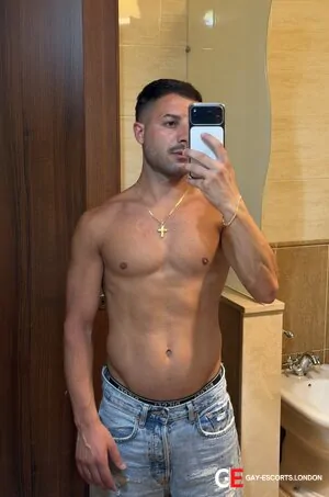 Bisexual Escort Alessio 25yr - role