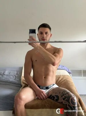 Bisexual Escort Alessio 25yr - role
