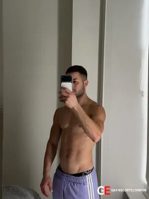Bisexual Escort Alessio 25yr - role