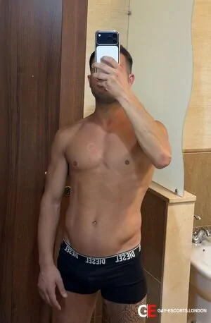 Bisexual Escort Alessio 25yr - role