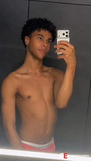 Gay Escort Kyson 18yr - double penetration