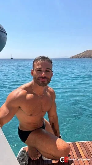 Bisexual Escort Leonardo 31yr - role