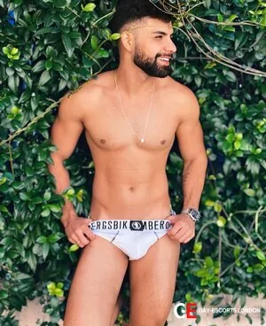 Bisexual Escort Kevin 33yr - sucking
