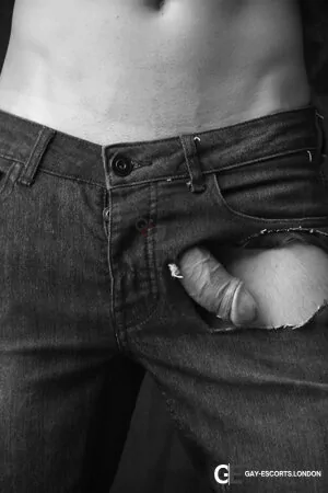 Bisexual Escort Kevin 33yr - licking