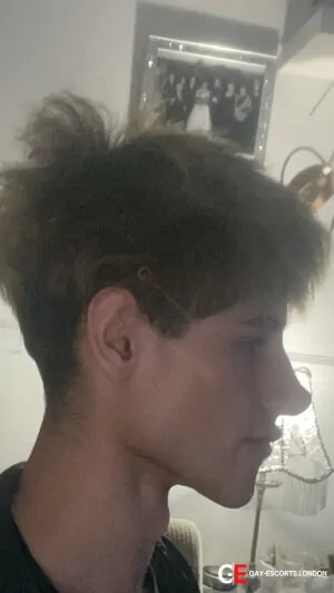 Gay Escort Jay 18yr - role