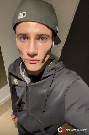 Gay Escort Jo 18yr - role