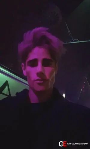 Gay Escort Jay 18yr - role
