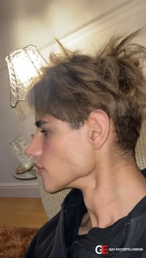 Gay Escort Jay 18yr - sucking