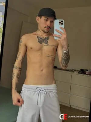 Bisexual Escort Lucas 24yr - sucking