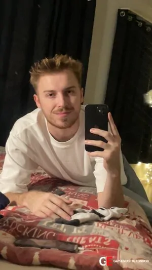 Gay Escort Ryan 22yr - sucking