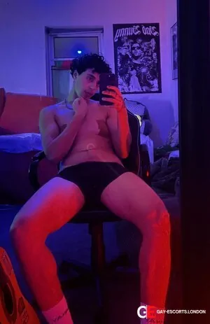 Gay Escort Ali 26yr - double penetration