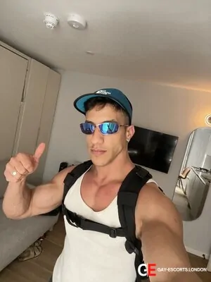 Gay Escort Flaviano 26yr - sucking