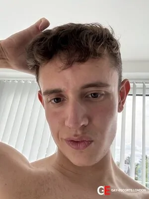 Gay Escort Joshua 20yr - licking