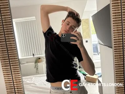 Gay Escort Joshua 20yr - trios