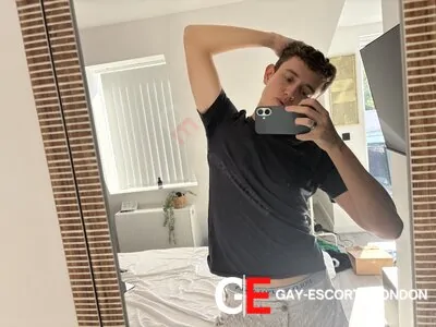 Gay Escort Joshua 20yr - trios