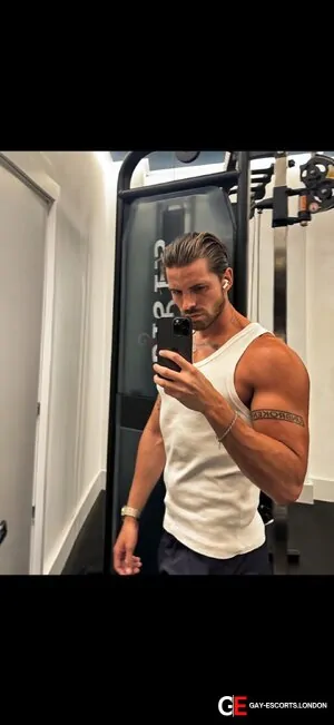 Bisexual Escort Cesarexl 27yr - role