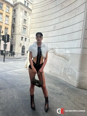 Gay Escort Zane 24yr - licking