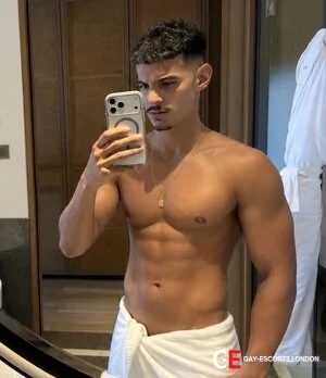 Bisexual Escort Welvis 28yr - role