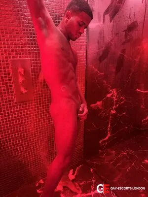 Bisexual Escort Brown Twink 23yr - double penetration