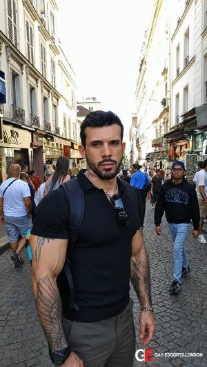 Bisexual Escort Rhafael 34yr - licking
