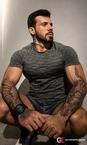 Bisexual Escort Rhafael 34yr - licking