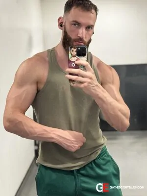 Gay Escort Ashley 28yr - dirty talk