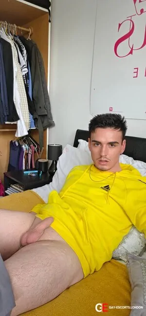 Gay Escort Adi 39yr - sportwear