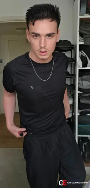 Gay Escort Adi 39yr - car dates