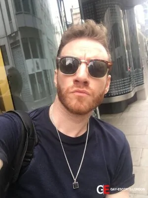 Gay Escort Theo 38yr - double penetration